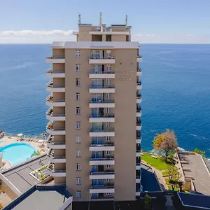 Duas Torres Aparthotel